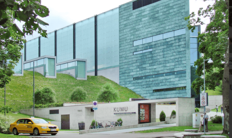 מוזיאון קומו בטאלין כלול בכרטיס