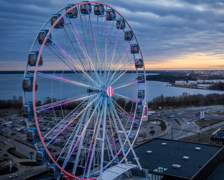 Skywheel of Tallinn: MUMM VIP Experience