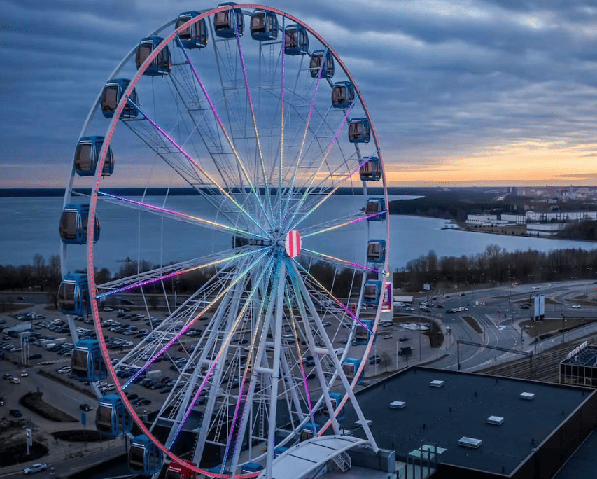 Skywheel of Tallinn: MUMM VIP Experience